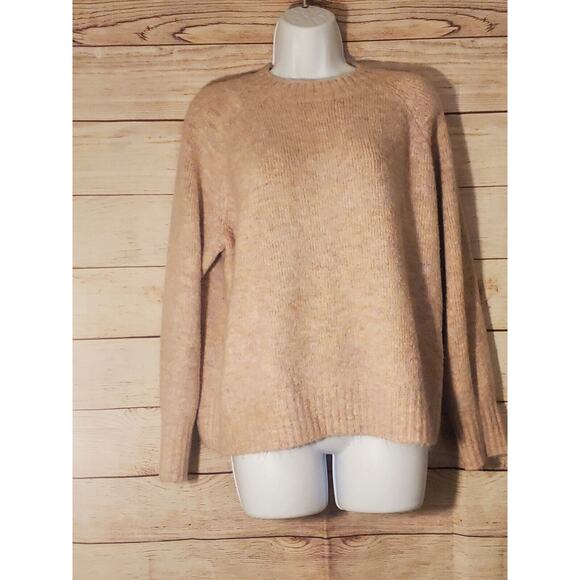 Old Navy Women’s Sweater Size Medium Pink hue Crewneck Pullover - Picture 1 of 5